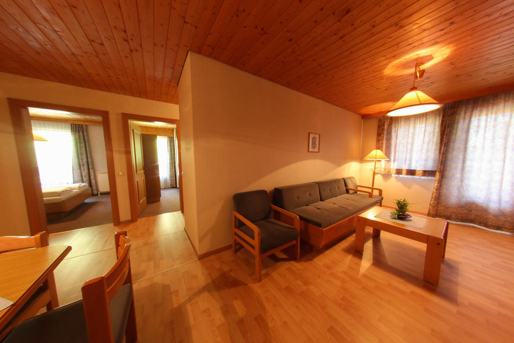 Pension Kroell Sankt Jakob in Defereggen Kamer foto